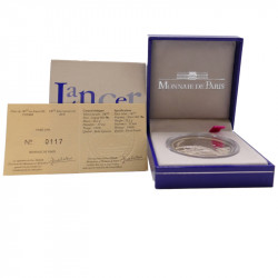 Série de 3 coffrets BE 1 euro 1/2 argent Championnat d'Athlétisme Paris 2003.