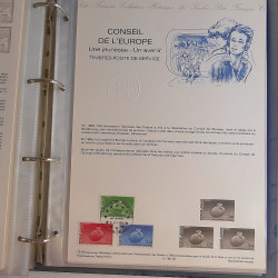 Collection documents premier jour de France 1984-1985 complet en un album.