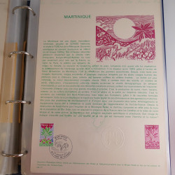 Collection documents premier jour de France 1976-1977 complet en un album.
