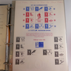 Collection documents premier jour de France 1992-1993 complet en un album.