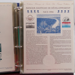 Collection documents premier jour de France 1994-1995 complet en un album.