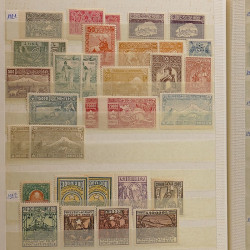 Lot de timbres Russie - Roumanie neufs et oblitérés en un album.