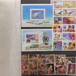 Lot de timbres d'Afrique neufs et oblitérés en un album.