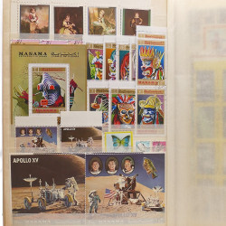 Lot de timbres d'Arabie - Moyen Orient neufs et oblitérés en un album.