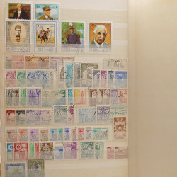 Lot de timbres d'Arabie - Moyen Orient neufs et oblitérés en un album.
