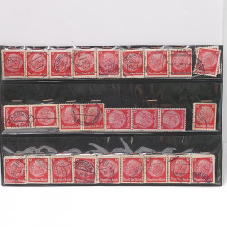 Vrac philatélique de timbres du monde neufs et oblitérés en un carton.