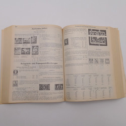 Vrac philatélique de timbres du monde neufs et oblitérés en un carton.