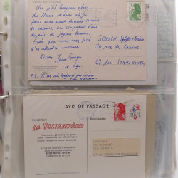 Vrac philatélique de timbres du monde neufs et oblitérés en un carton.