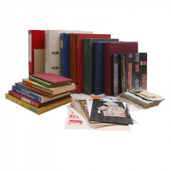 Vrac philatélique de timbres du monde neufs et oblitérés en un carton.