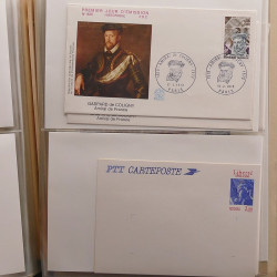 Vrac philatélique de timbres du monde neufs et oblitérés en un carton.