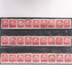 Vrac philatélique de timbres du monde neufs et oblitérés en un carton.