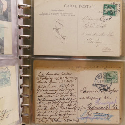 Vrac philatélique de timbres du monde neufs et oblitérés en un carton.