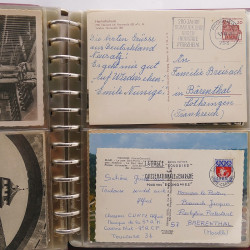 Vrac philatélique de timbres du monde neufs et oblitérés en un carton.