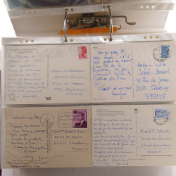 Vrac philatélique de timbres du monde neufs et oblitérés en un carton.