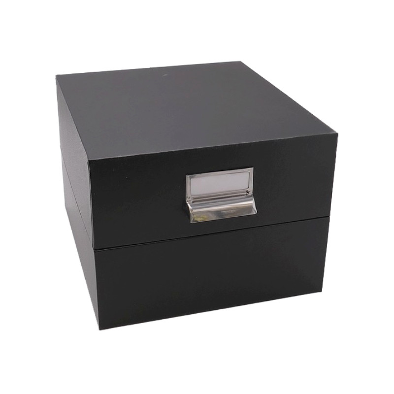 Lot d'entiers postaux et enveloppes prêt à poster France commémoratives en une boite.