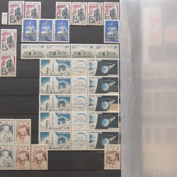 Lot de timbres de France 1963-1979 neufs et oblitérés en un album.
