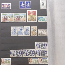 Lot de timbres de France 1963-1979 neufs et oblitérés en un album.