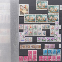 Lot de timbres de France 1963-1979 neufs et oblitérés en un album.