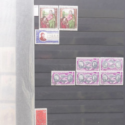 Lot de timbres de France 1963-1979 neufs et oblitérés en un album.