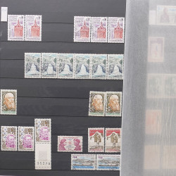 Lot de timbres de France 1963-1979 neufs et oblitérés en un album.