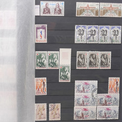 Lot de timbres de France 1963-1979 neufs et oblitérés en un album.