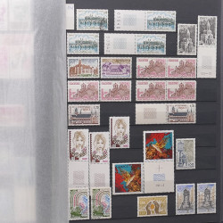 Lot de timbres de France 1963-1979 neufs et oblitérés en un album.