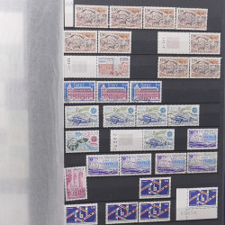 Lot de timbres de France 1963-1979 neufs et oblitérés en un album.