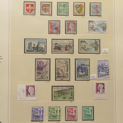 Collection timbres de France 1945-1960 oblitérés en album Safe.