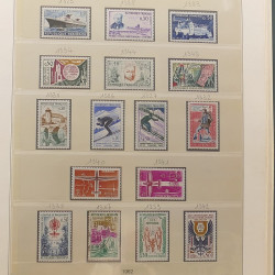 Collection timbres de France 1960-1974 neufs et oblitérés en album Lindner.