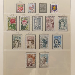 Collection timbres de France 1960-1974 neufs et oblitérés en album Lindner.