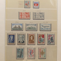 Collection timbres de France 1960-1974 neufs et oblitérés en album Lindner.