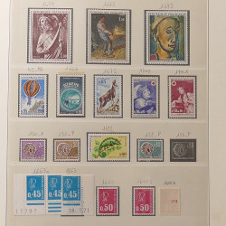 Collection timbres de France 1960-1974 neufs et oblitérés en album Lindner.