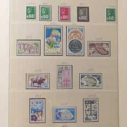Collection timbres de France 1960-1974 neufs et oblitérés en album Lindner.