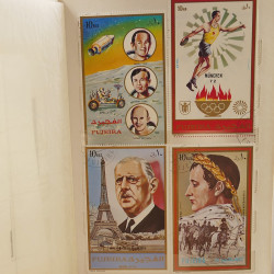 Vrac massif de timbres du monde neufs et oblitérés en un carton.