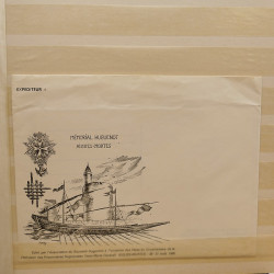 Vrac massif de timbres du monde neufs et oblitérés en un carton.