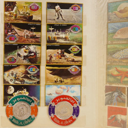 Vrac massif de timbres du monde neufs et oblitérés en un carton.