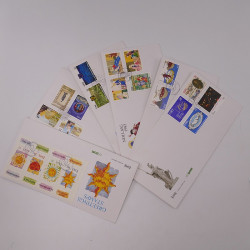 Vrac massif de timbres du monde neufs et oblitérés en un carton.