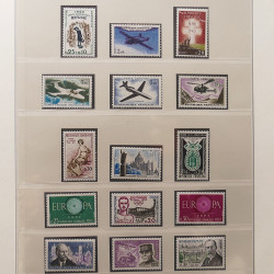 Collection timbres de France 1960-1971 neufs** en album Lindner.
