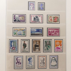 Collection timbres de France 1960-1971 neufs** en album Lindner.