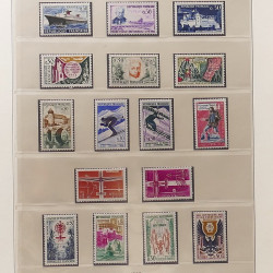 Collection timbres de France 1960-1971 neufs** en album Lindner.
