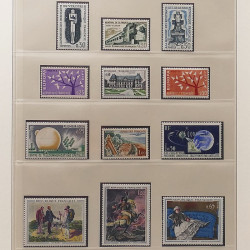 Collection timbres de France 1960-1971 neufs** en album Lindner.