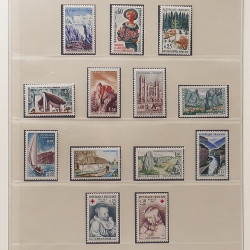Collection timbres de France 1960-1971 neufs** en album Lindner.