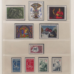 Collection timbres de France 1960-1971 neufs** en album Lindner.