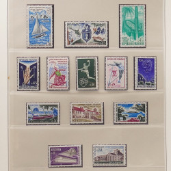 Collection timbres de France 1960-1971 neufs** en album Lindner.