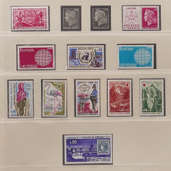 Collection timbres de France 1960-1971 neufs** en album Lindner.