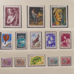 Collection timbres de France 1960-1971 neufs** en album Lindner.