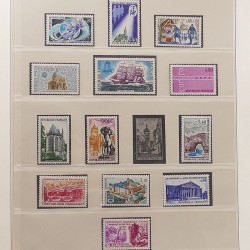 Collection timbres de France 1960-1971 neufs** en album Lindner.