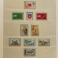 Collection timbres de France 1972-1981 neufs** en album Lindner.