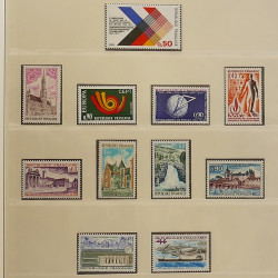Collection timbres de France 1972-1981 neufs** en album Lindner.
