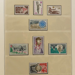 Collection timbres de France 1972-1981 neufs** en album Lindner.